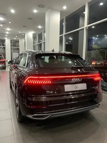 audi q8 car