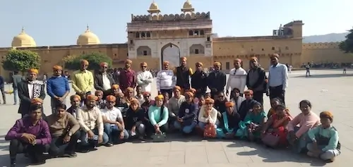 Guiding Group Tour Amer